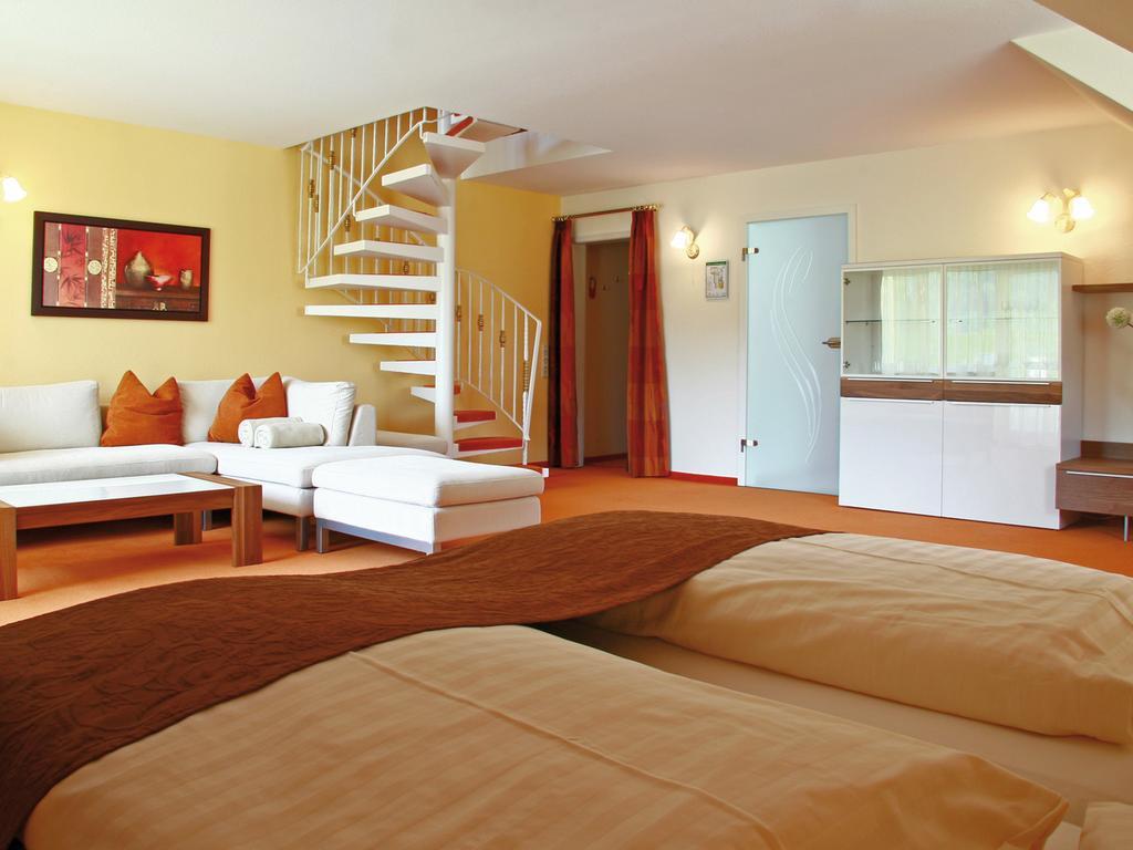 Wellnesshotel Sanct Bernhard Bad Ditzenbach Oda fotoğraf